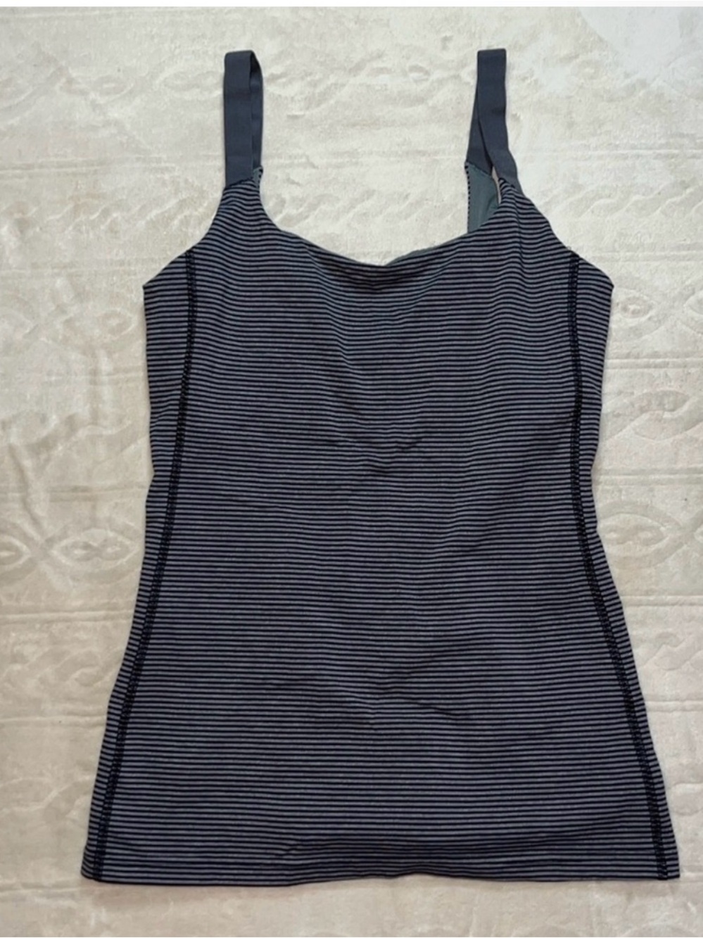 Lululemon Gray Striped Scoop Neck Tank Top EUC - Picture 4 of 8